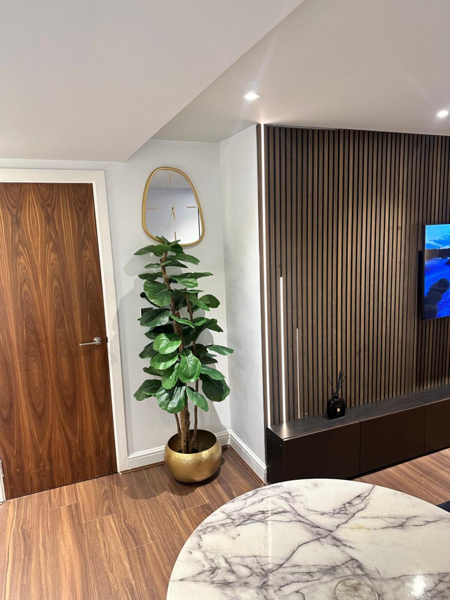 Luxury Modern * Birmingham